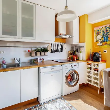 In With Kitchen Apartment